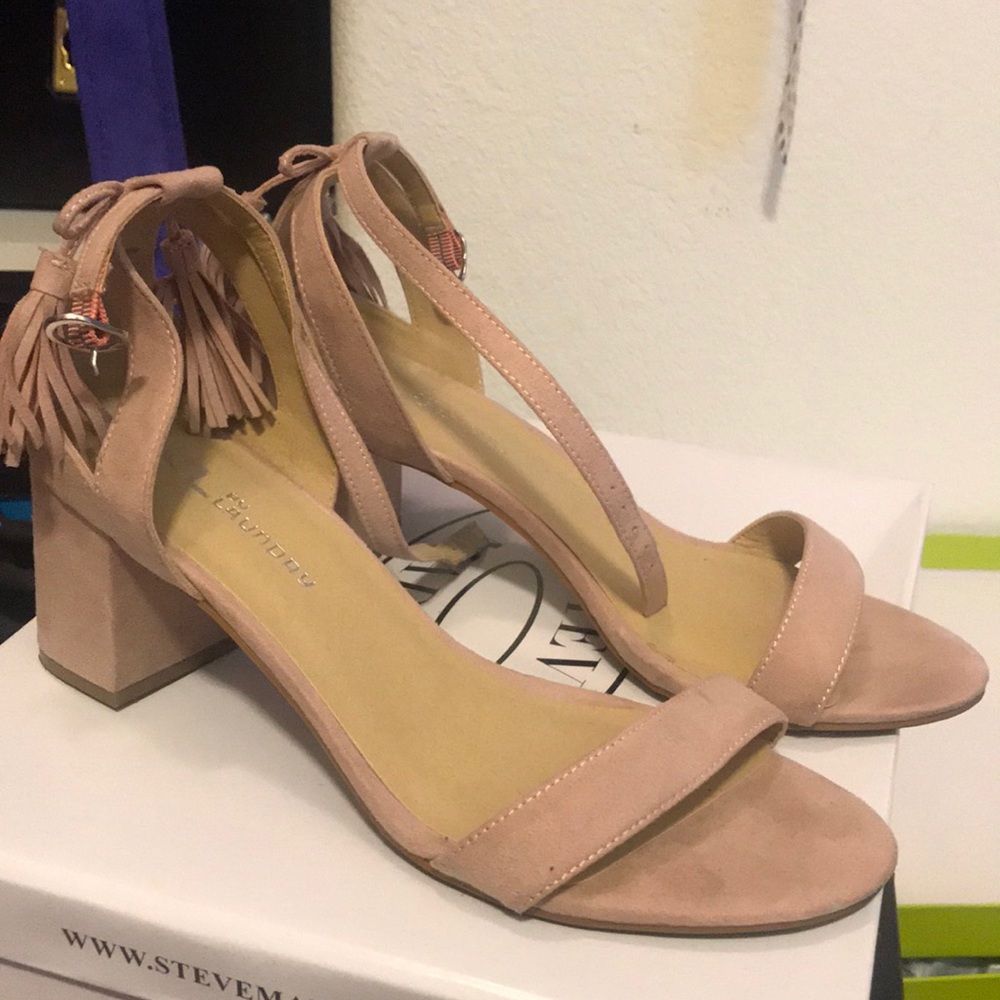 Light pink sandals